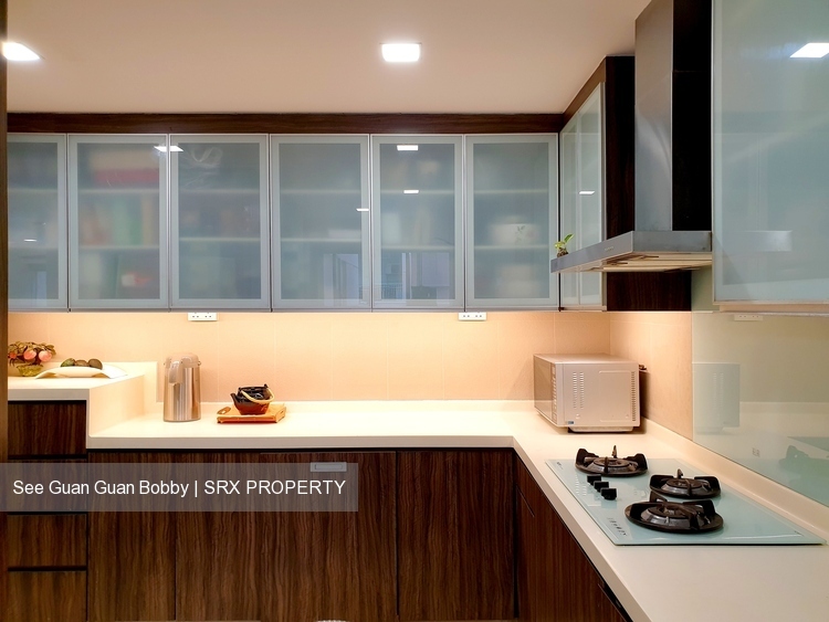 Blk 323 Jurong East Street 31 (Jurong East), HDB Executive #204484961